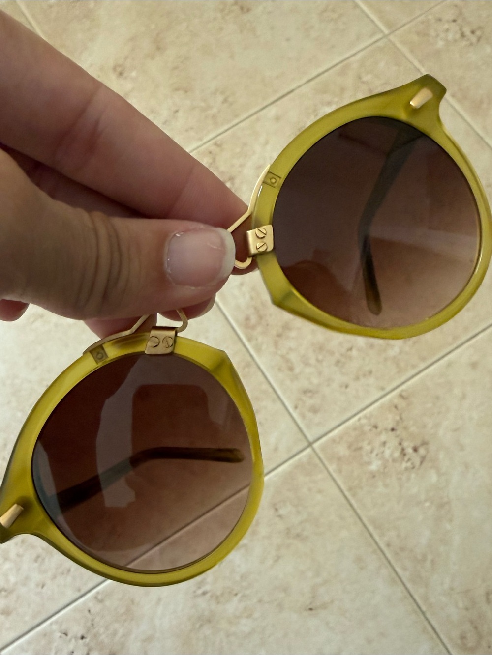 KREWE St Louis Chartreuse Green Sunglasses with Gold EUC - Picture 7 of 7